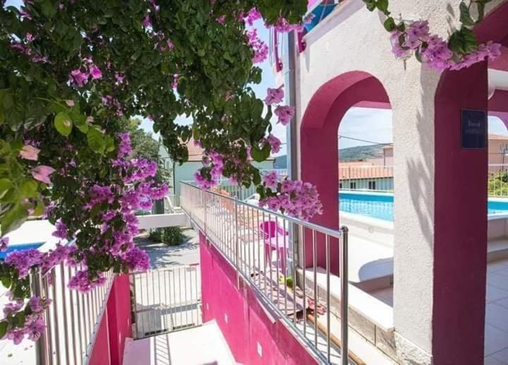 Villa Pinky And Superior Trogir Seget Vranjica Kültér fotó